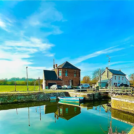 Апартаменты Domaine De Falimont A Labuissiere *